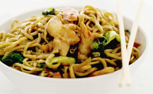 Kineski pileći rezanci za deset minuta