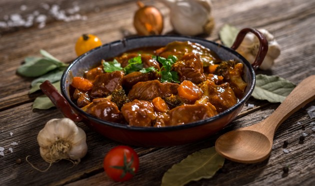 Juneći gulaš s krumpirom