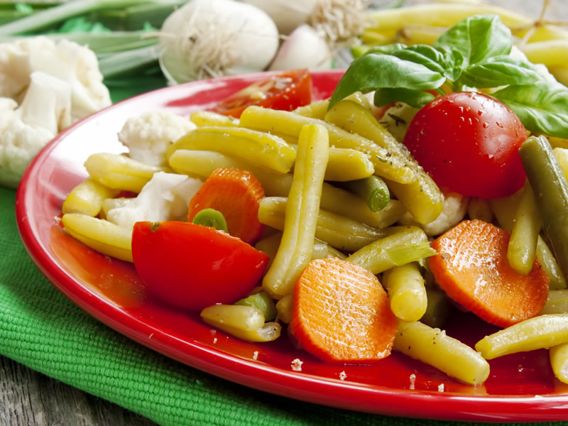 Kuhano povrće u umaku od tofua sa sezamom