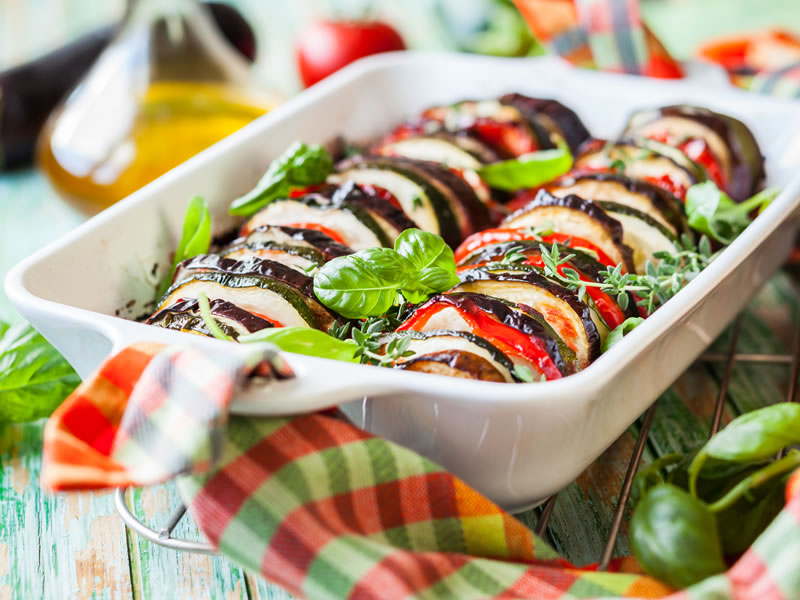 Patlidžani i umak od jogurta