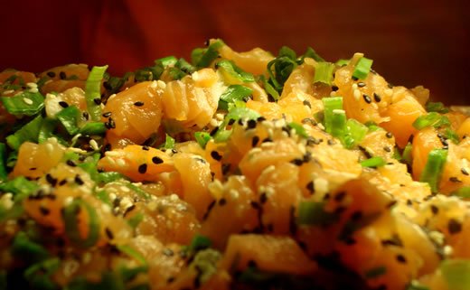 Kineska salata s dresingom od soje i đumbira