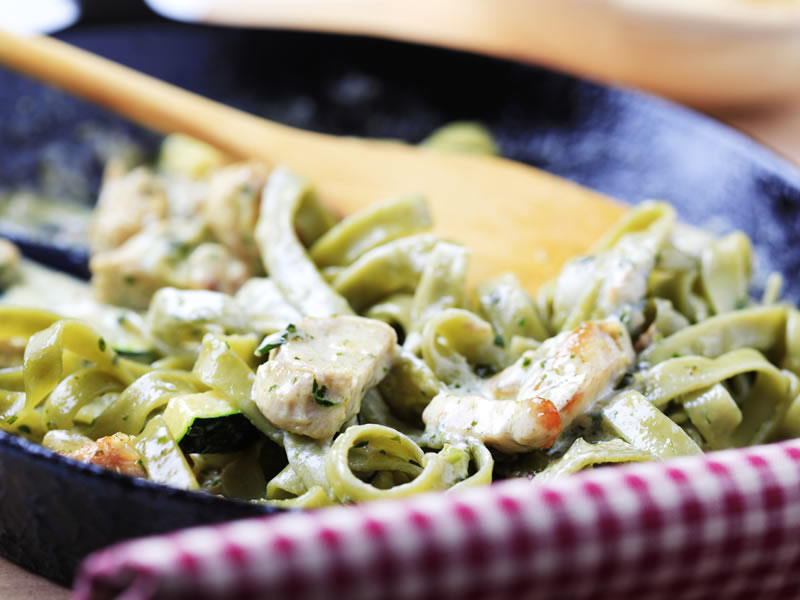 Začinjena piletina s tjesteninom