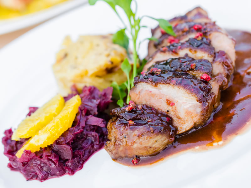 Divljač s umakom od kupina