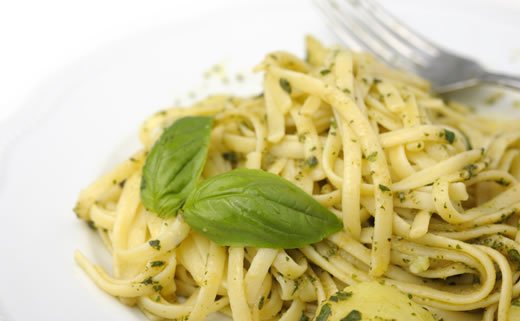 Linguini od cjelovitog brašna s pestom od graška