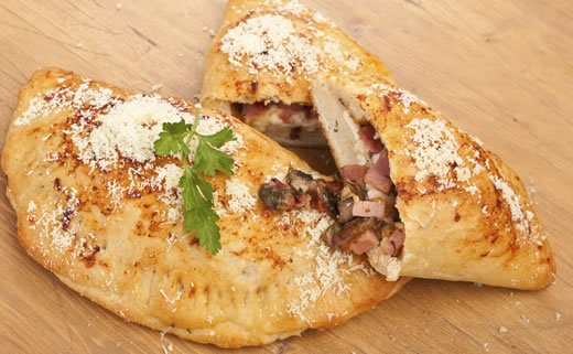 Calzone sa šunkom, rajčicom i ricottom