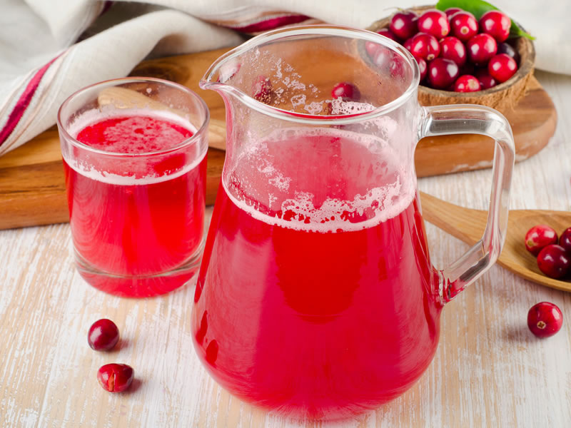 Ledeni čaj od kupina s cimetom i đumbirom (DASH dijeta)