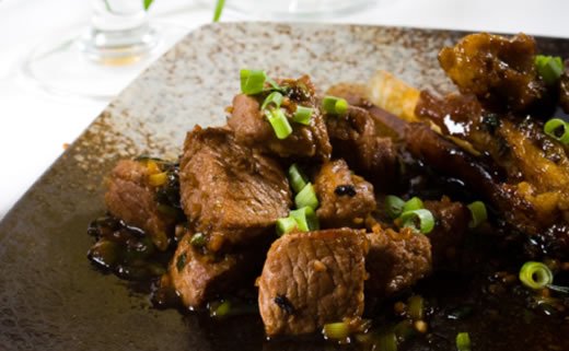 Hrskava junetina u woku