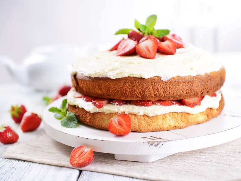 Torta s jagodama i sladoledom