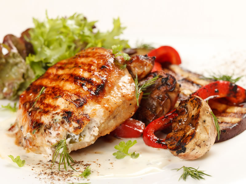 Pljeskavica sa slaninom i cheddarom