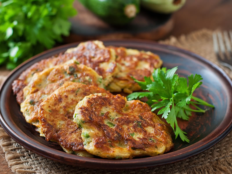 Janjeće pljeskavice punjene kozjim sirom