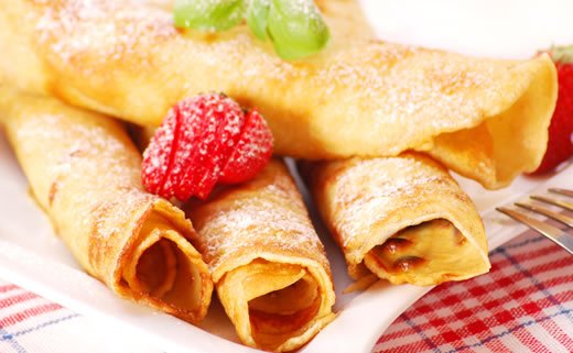 Palačinke punjene sirom i jagodama