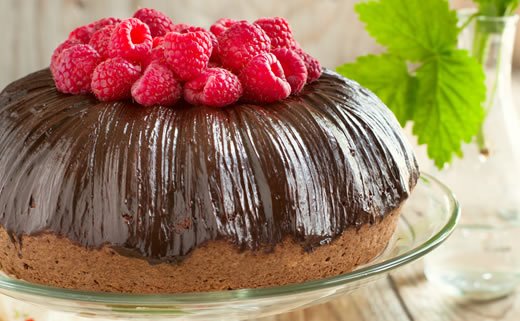 Čokoladni kolač s malinama