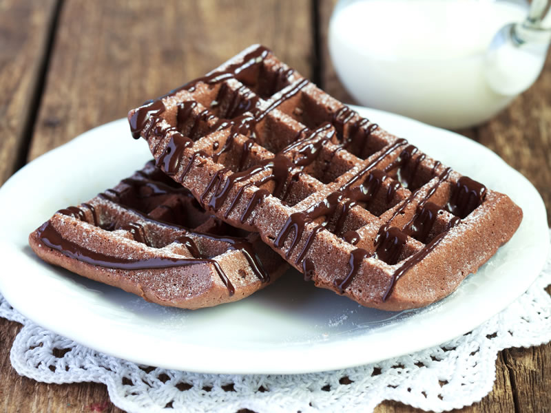 Čokoladni vafli s jagodama