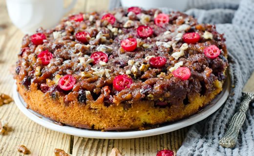 Topli kolač s cimetom