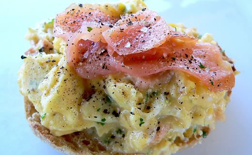 Jaja s porilukom i sirom