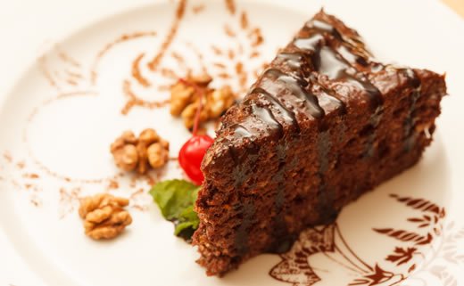 Čokoladna kardamom torta