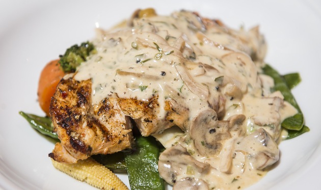 Piletina u umaku od gljiva