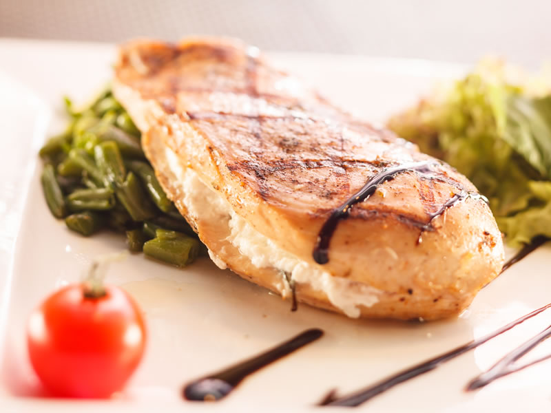 Pileća prsa punjena sirom i pršutom