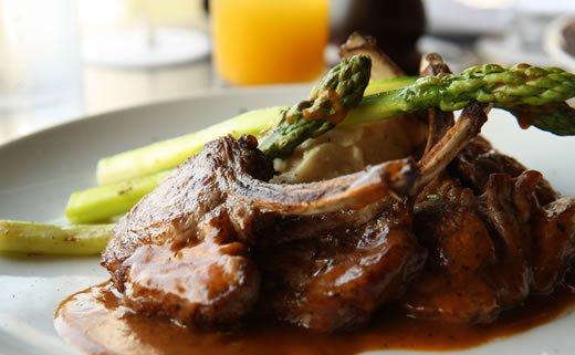 Janjeći kotleti s maslinama