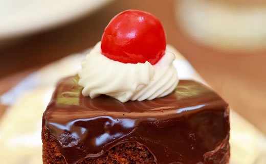 Čokoladna torta s višnjama