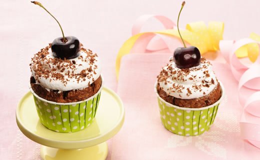 Čokoladni muffini s kremom od kokosa