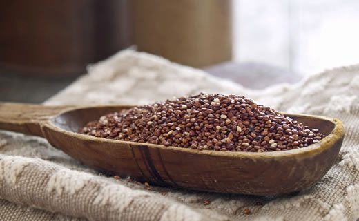 Quinoa s jabukama i bademima