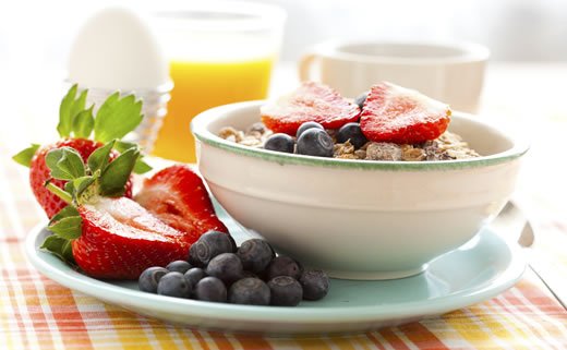 Muesli s bademima i borovnicama