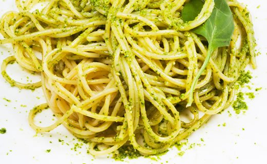 Tjestenina u umaku od špinata