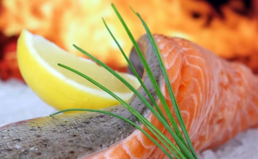 Losos s kaparama i ružmarinom