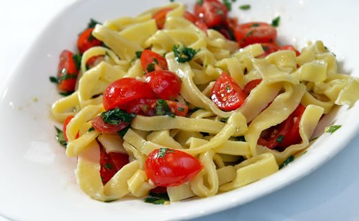 Tjestenina s limunom i rajčicama