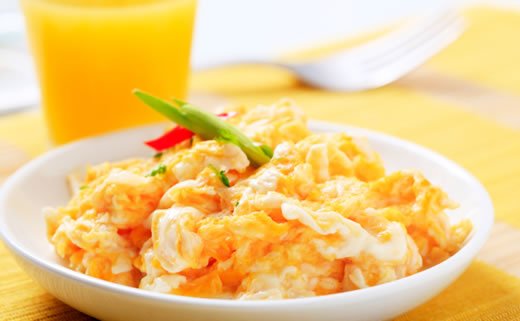 Kajgana s avokadom i parmezanom