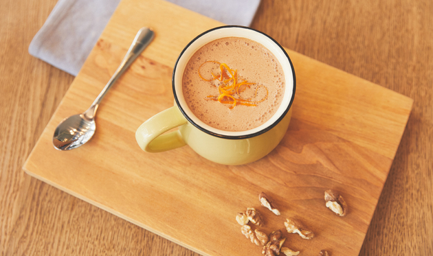 Vruća čokolada s narančom