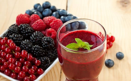 Smoothie od bobičastog voća i meda