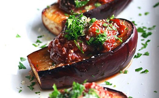 Patlidžani sa sirom i rajčicom