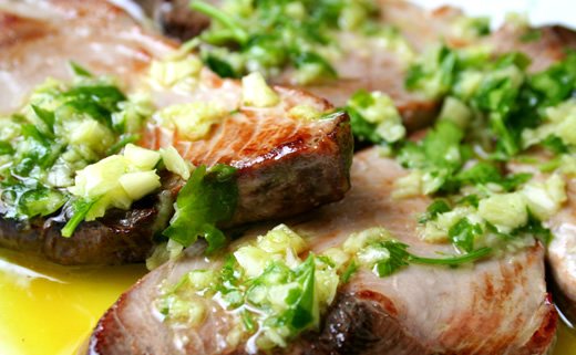 Odresci tune s povrćem