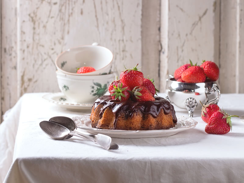 Bezglutenski kolač od limuna s jagodama