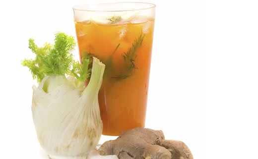 Ledeni zeleni čaj s breskvama