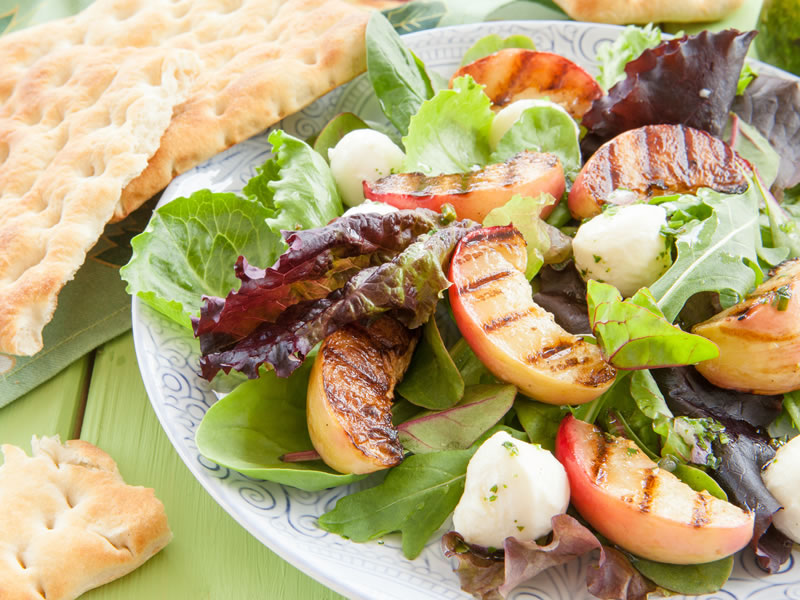 Breskve s roštilja s medom i cimetom