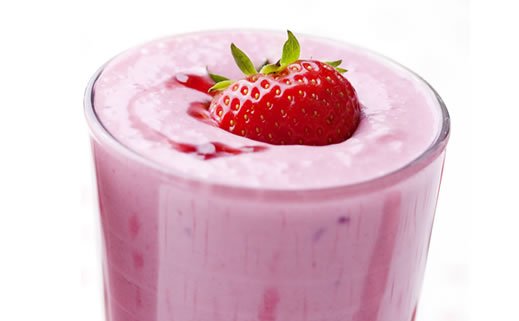 Smoothie od banane, jagode i sjemenki lana