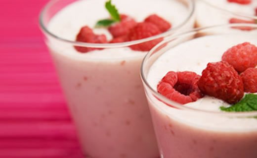 Smoothie od malina i ovčjeg sira