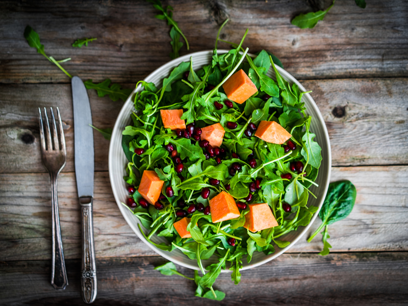 Salata od radiča, oraha i jabuke