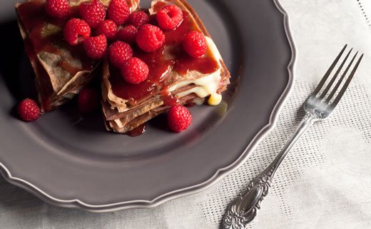 Palačinke s preljevom od malina