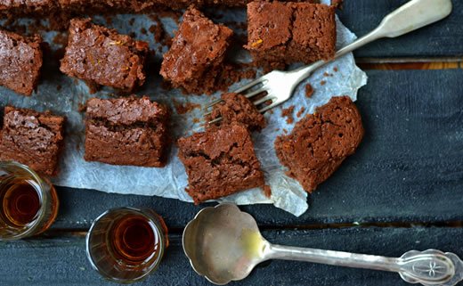 Čokoladne kocke s komadićima čokolade