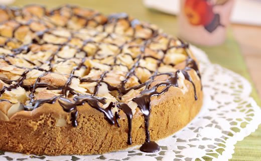 Kolač sa smokvama i bademima