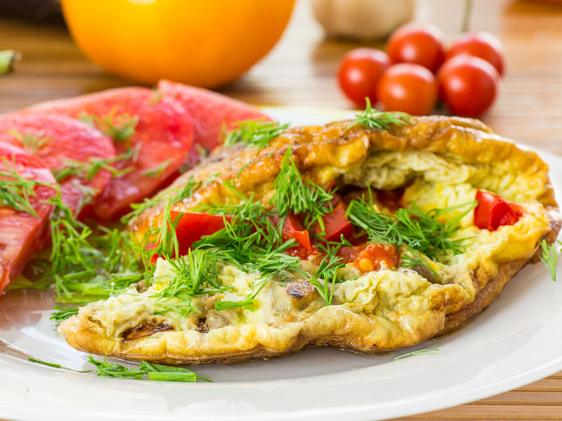 Omlet sa špinatom i rajčicama