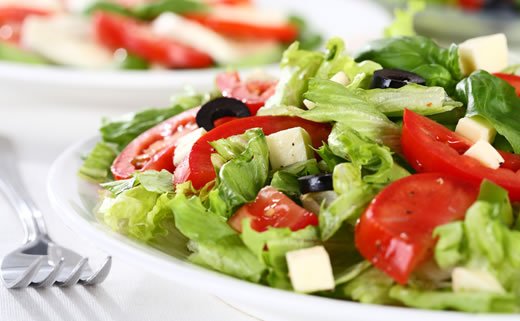 Salata od šparoga i slanutka