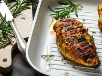 Piletina s maslinama i ružmarinom