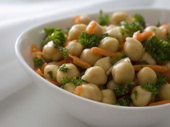 Mediteranska salata od slanutka