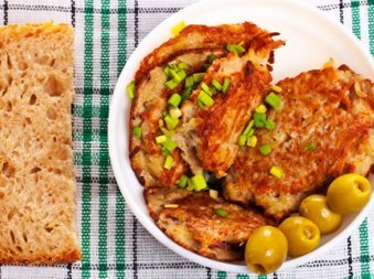 Pljeskavice punjene mozzarellom i špinatom