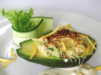 Avokado punjen jajima